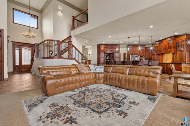 2208 W Cherrywood Cir Circle, Sioux Falls, SD 57108