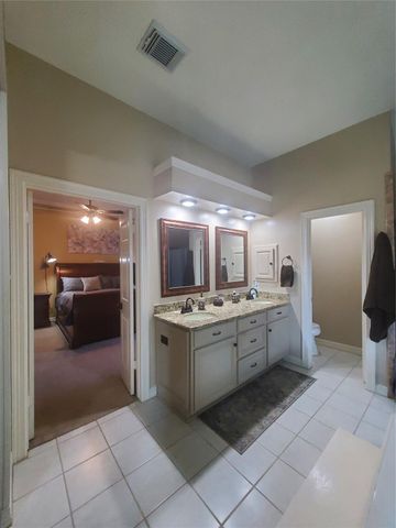 1703 E Hedgecroft Drive, El Lago, TX 77586