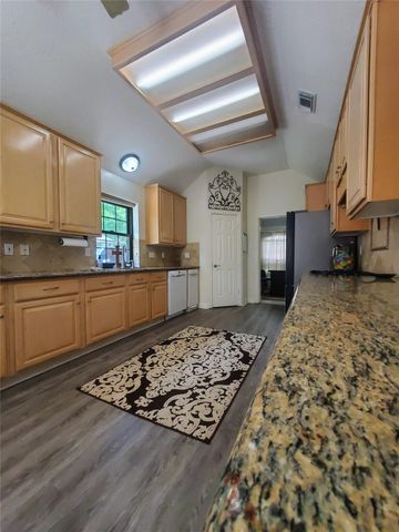 1703 E Hedgecroft Drive, El Lago, TX 77586