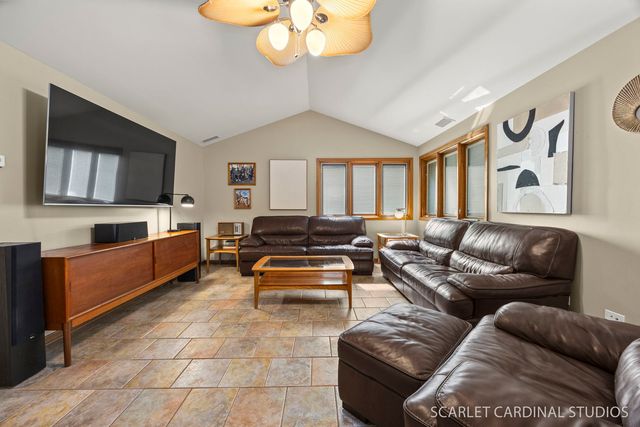 4N752 Brookside West Drive, St. Charles, IL 60175