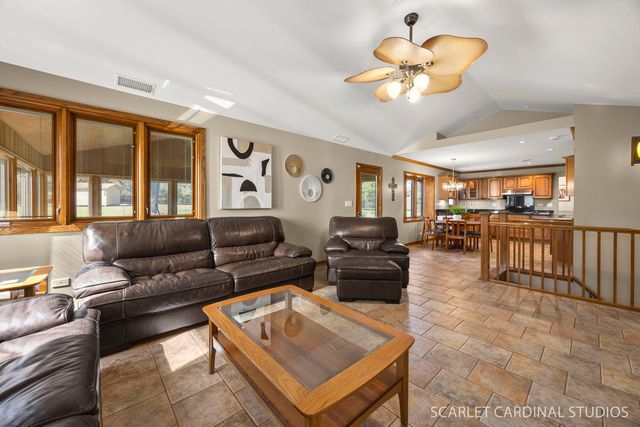 4N752 Brookside West Drive, St. Charles, IL 60175