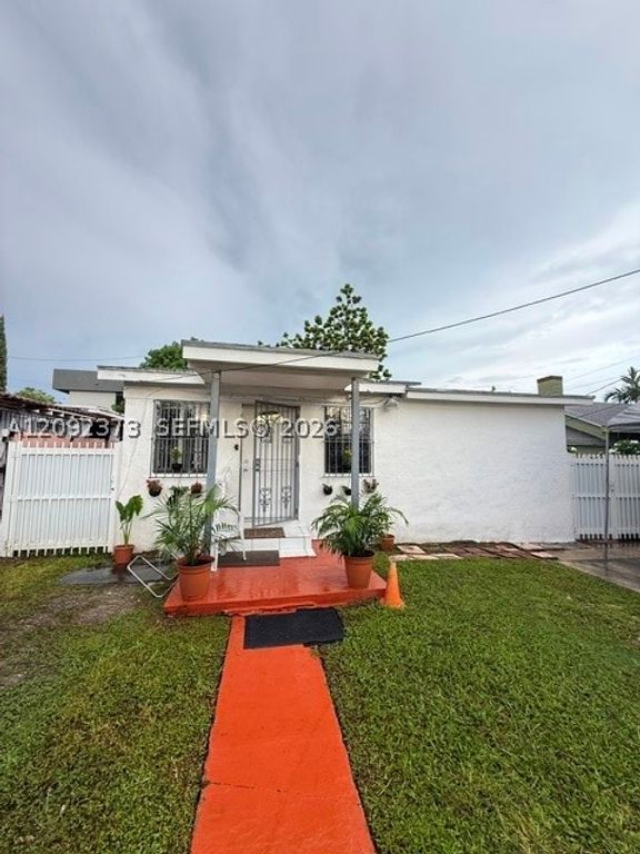 201 SW 30th Ave, Miami, FL 33135