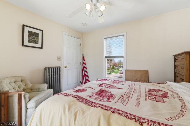 10 Brighton Ave, Andover Boro, NJ 07821