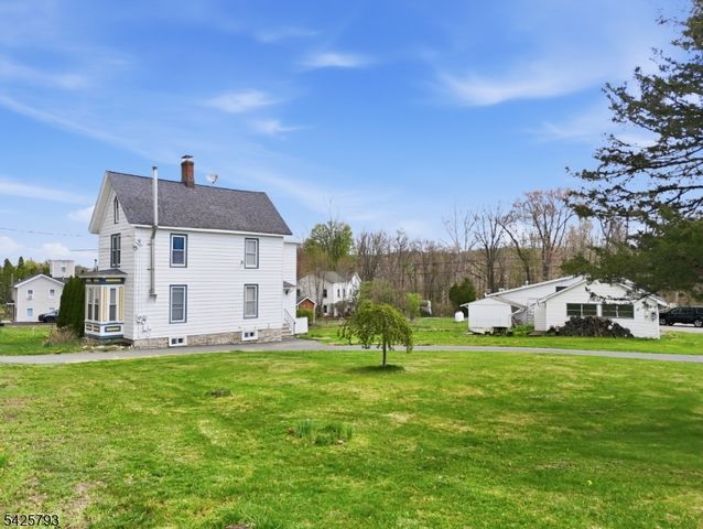 10 Brighton Ave, Andover Boro, NJ 07821