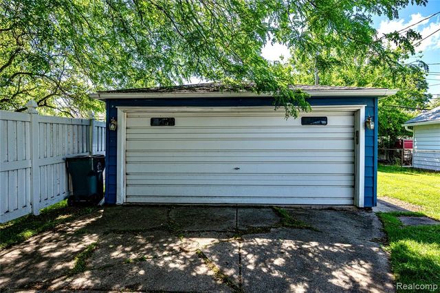 2979 Royal Avenue, Berkley, MI 48072