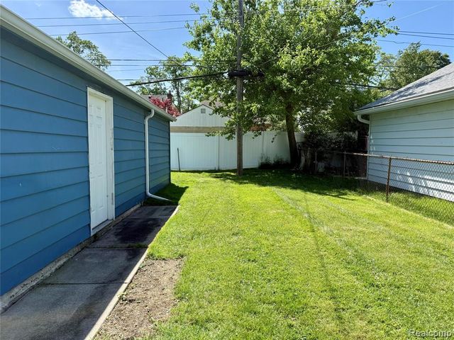 2979 Royal Avenue, Berkley, MI 48072