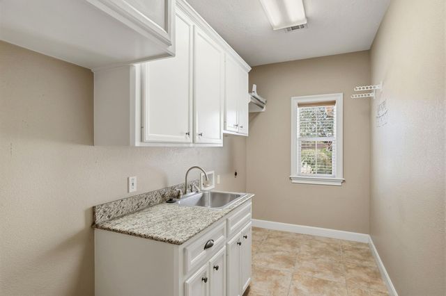 5203 Sycamore Hills Court, College Station, TX 77845