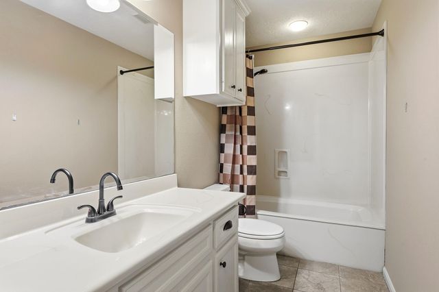 5203 Sycamore Hills Court, College Station, TX 77845