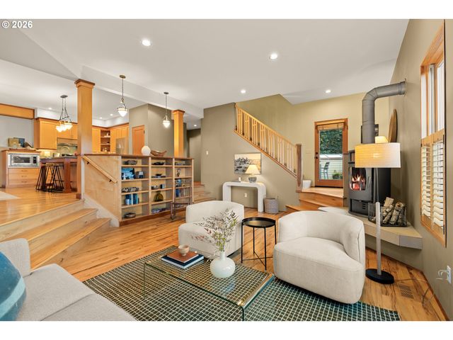 3464 Nw SAVIER St, Portland, OR 97210