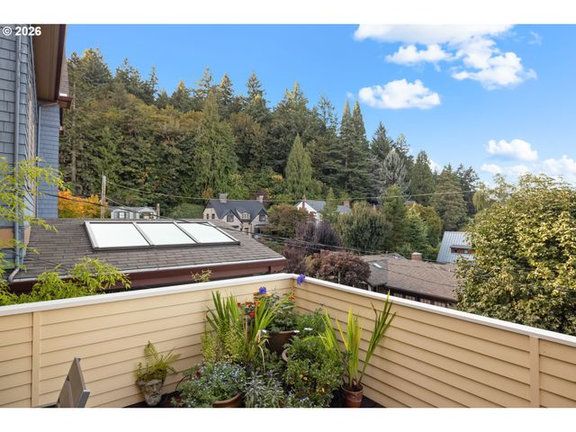 3464 Nw SAVIER St, Portland, OR 97210