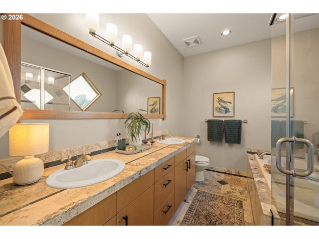 3464 Nw SAVIER St, Portland, OR 97210