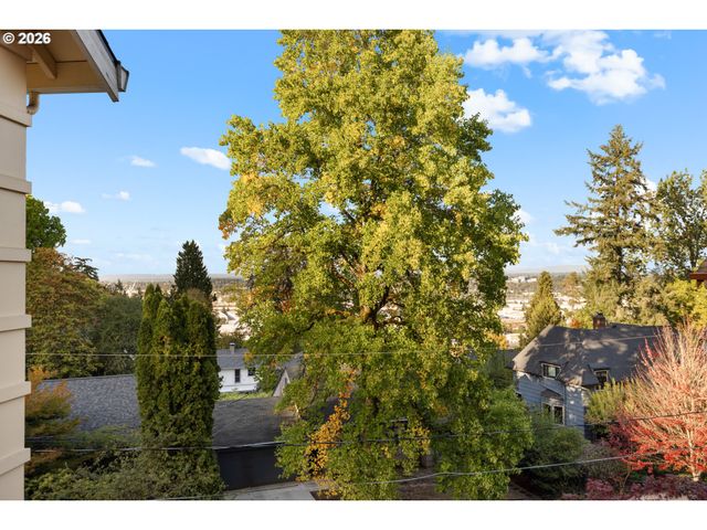 3464 Nw SAVIER St, Portland, OR 97210