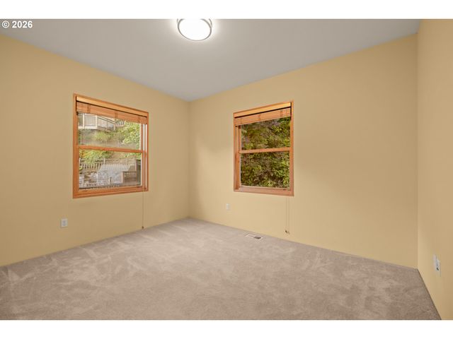 3464 Nw SAVIER St, Portland, OR 97210