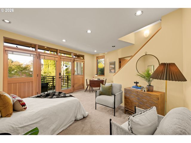 3464 Nw SAVIER St, Portland, OR 97210