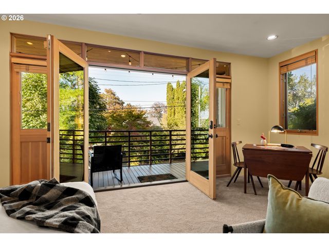 3464 Nw SAVIER St, Portland, OR 97210