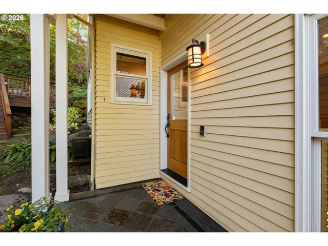 3464 Nw SAVIER St, Portland, OR 97210