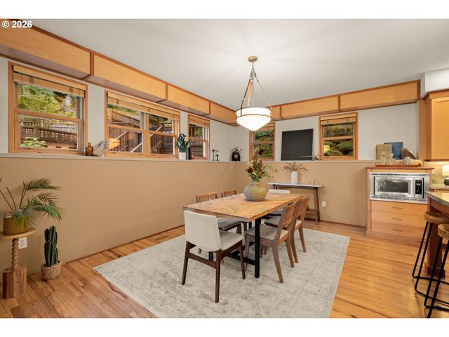 3464 Nw SAVIER St, Portland, OR 97210