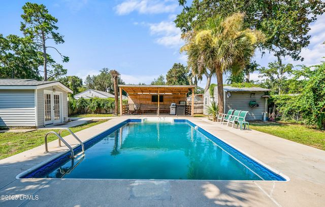 915 Belleview Circle, Beaufort, SC 29902