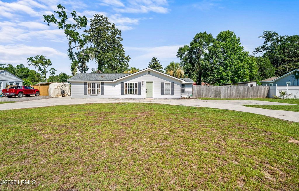 915 Belleview Circle, Beaufort, SC 29902