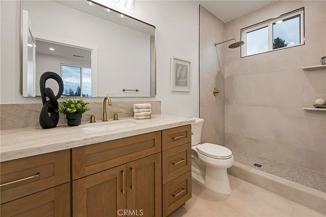 5703 Paradise Avenue, Paradise, CA 95969