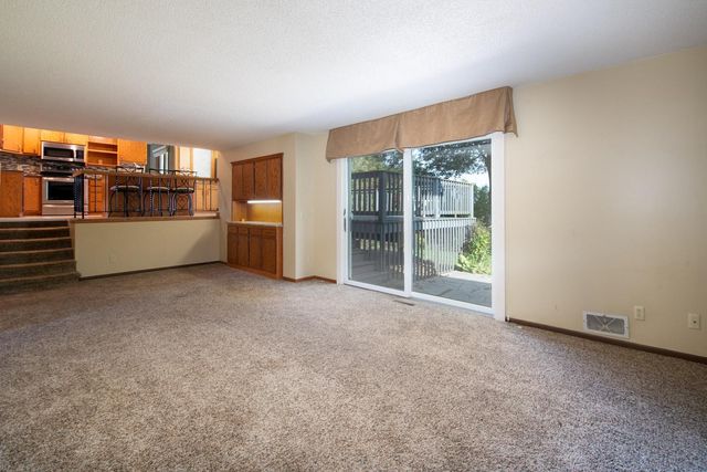 1810 Mary Lane, North Mankato, MN 56003