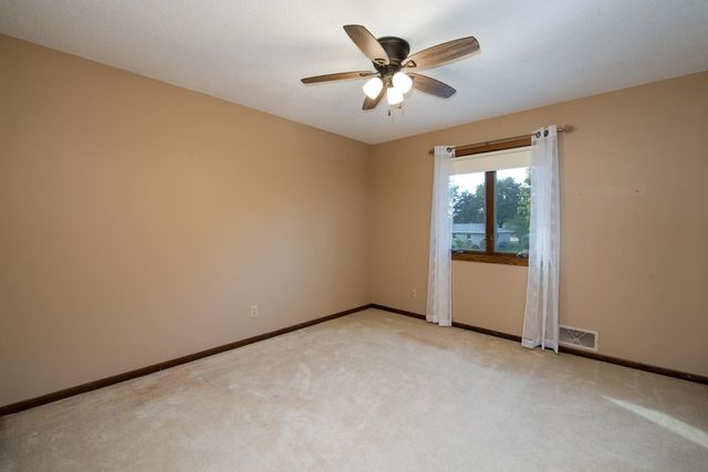 1810 Mary Lane, North Mankato, MN 56003