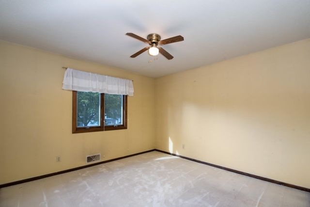 1810 Mary Lane, North Mankato, MN 56003