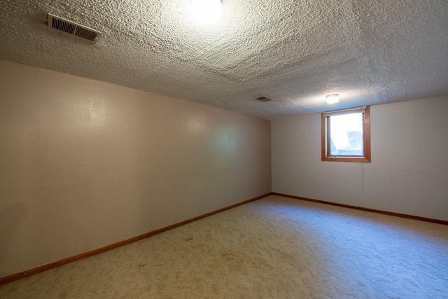 1810 Mary Lane, North Mankato, MN 56003