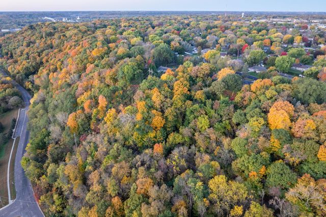 1810 Mary Lane, North Mankato, MN 56003