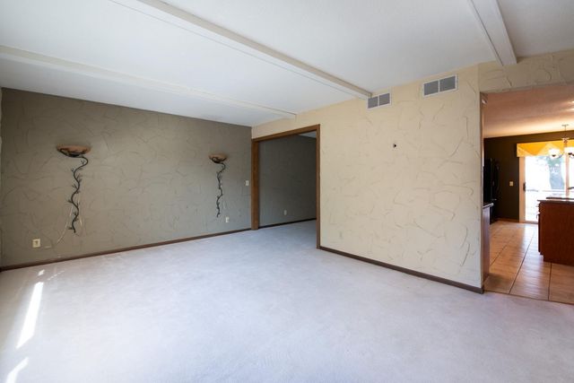 1810 Mary Lane, North Mankato, MN 56003