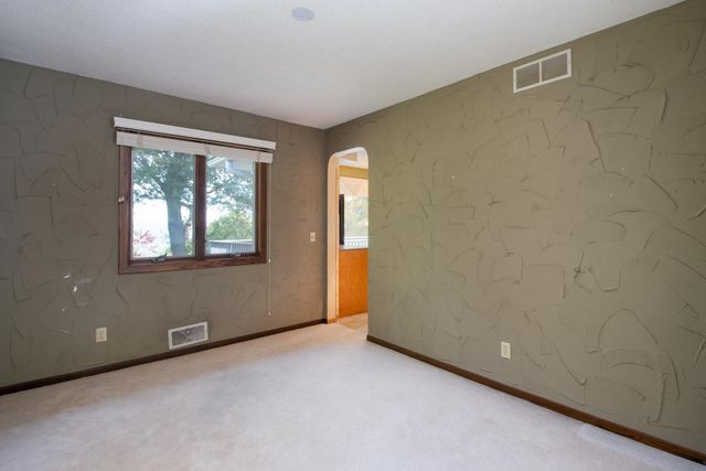 1810 Mary Lane, North Mankato, MN 56003