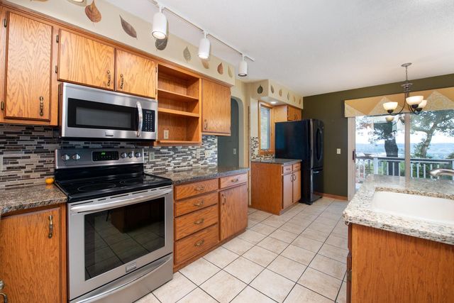 1810 Mary Lane, North Mankato, MN 56003