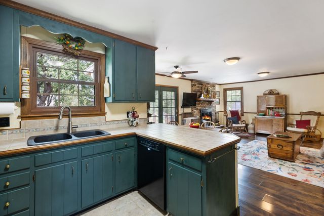 745 Goodpasture Ter, Nashville, TN 37221