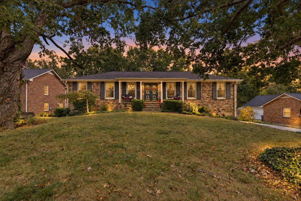 745 Goodpasture Ter, Nashville, TN 37221
