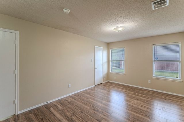 1311 Chapman Drive, Lancaster, TX 75134