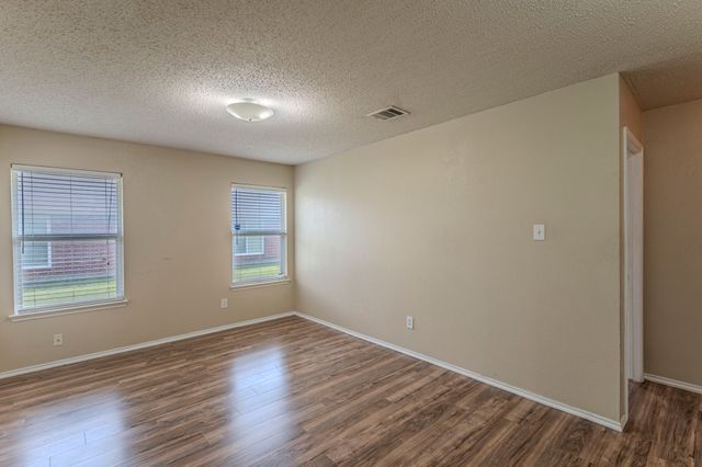 1311 Chapman Drive, Lancaster, TX 75134