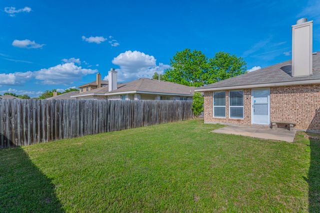 1311 Chapman Drive, Lancaster, TX 75134