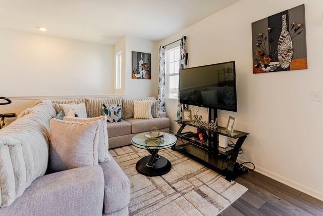 482 Comstock Rd Road, South Elgin, IL 60177