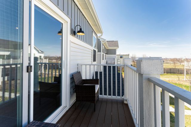 482 Comstock Rd Road, South Elgin, IL 60177