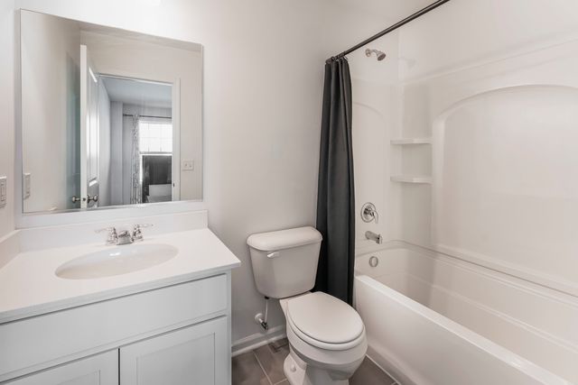 482 Comstock Rd Road, South Elgin, IL 60177