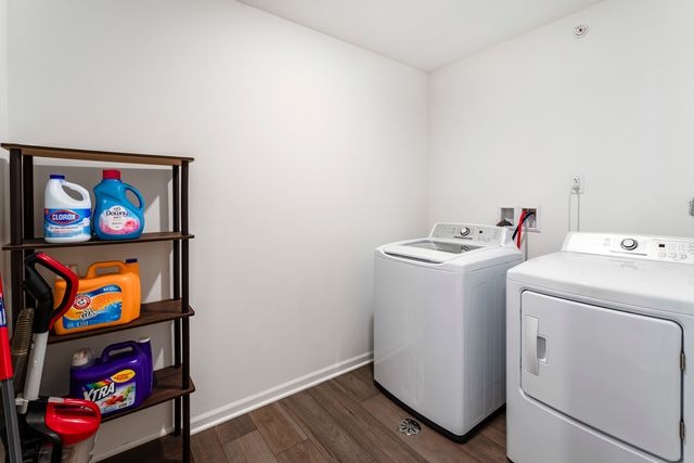 482 Comstock Rd Road, South Elgin, IL 60177