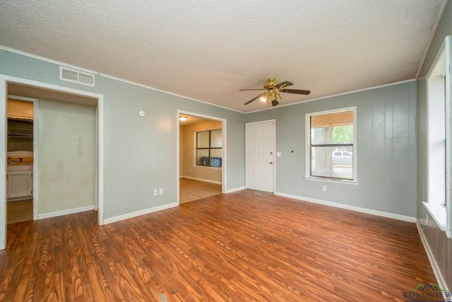 308 N Lee Dr., Gladewater, TX 75647