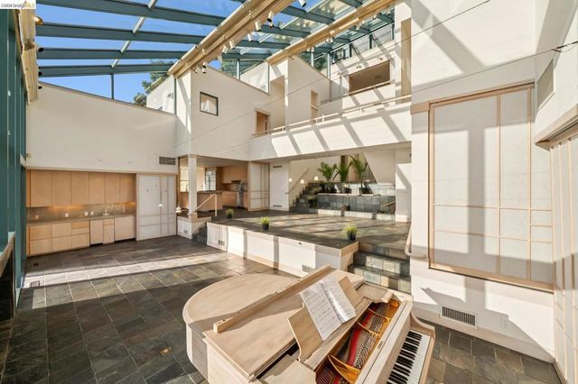 319 Tappan Ter, Orinda, CA 94563
