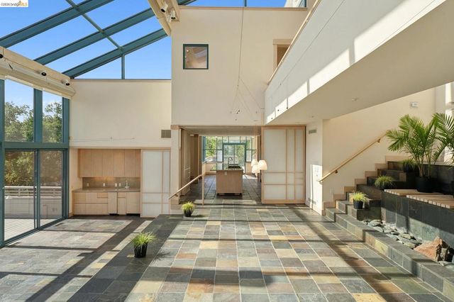 319 Tappan Ter, Orinda, CA 94563