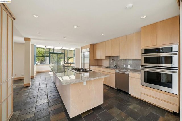 319 Tappan Ter, Orinda, CA 94563