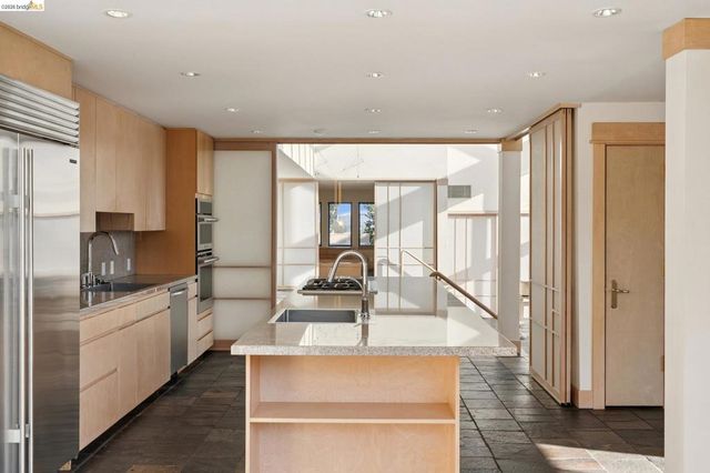 319 Tappan Ter, Orinda, CA 94563