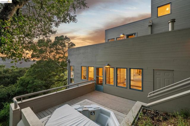 319 Tappan Ter, Orinda, CA 94563