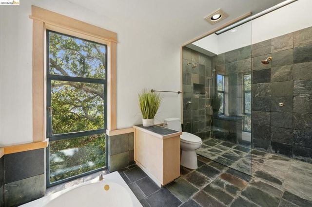 319 Tappan Ter, Orinda, CA 94563
