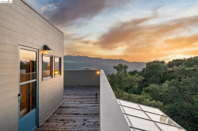 319 Tappan Ter, Orinda, CA 94563