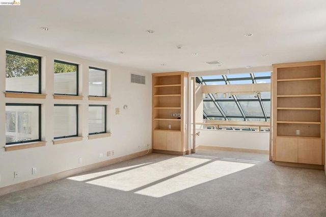 319 Tappan Ter, Orinda, CA 94563